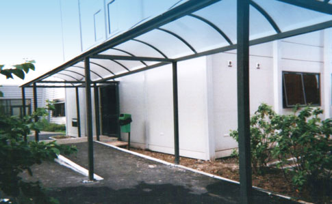 passage piéton couvert